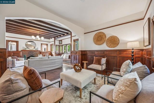 3386 Cowell Rd, Concord, CA 94518