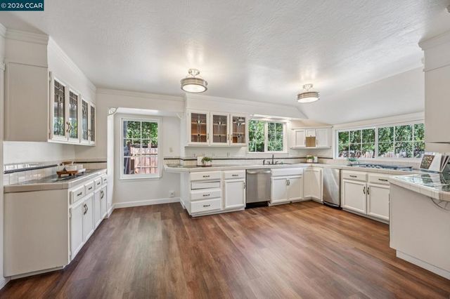 3386 Cowell Rd, Concord, CA 94518