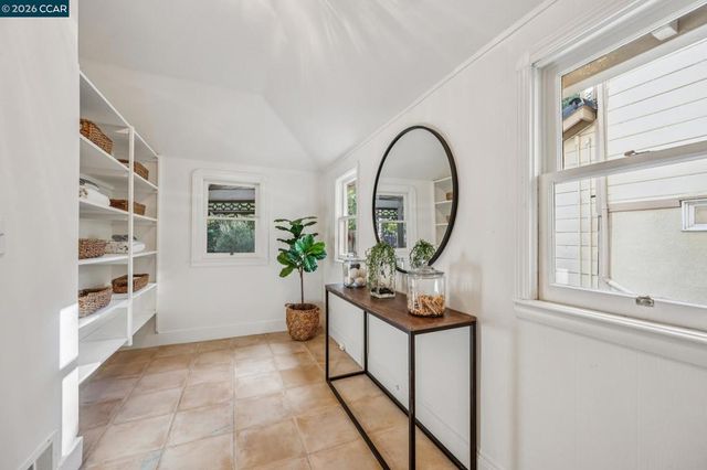 3386 Cowell Rd, Concord, CA 94518