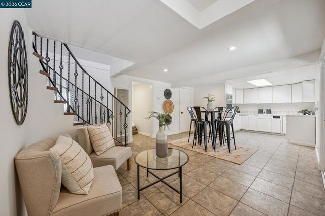 3386 Cowell Rd, Concord, CA 94518