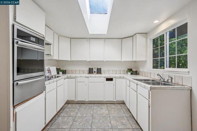 3386 Cowell Rd, Concord, CA 94518