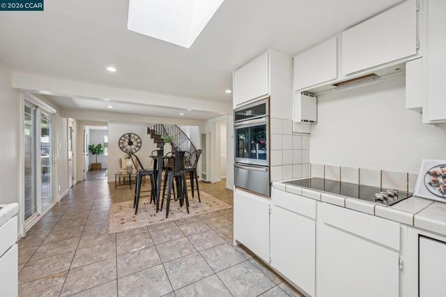 3386 Cowell Rd, Concord, CA 94518