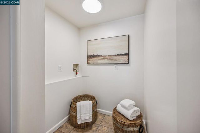 3386 Cowell Rd, Concord, CA 94518