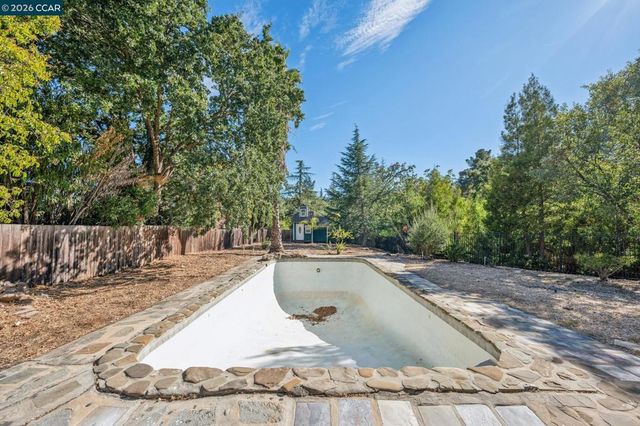 3386 Cowell Rd, Concord, CA 94518
