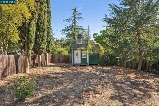3386 Cowell Rd, Concord, CA 94518
