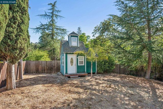 3386 Cowell Rd, Concord, CA 94518