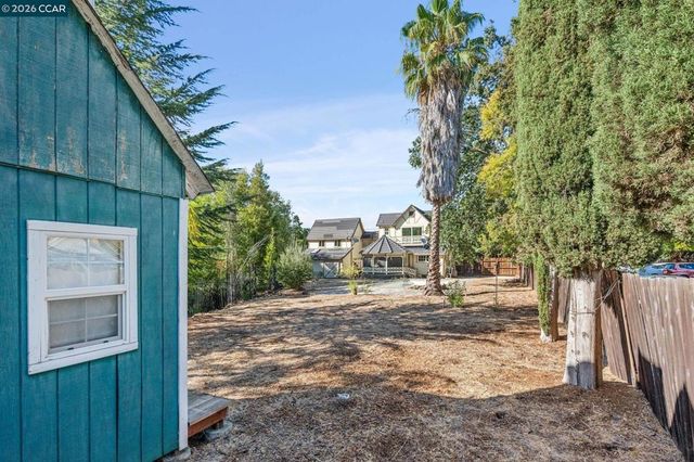 3386 Cowell Rd, Concord, CA 94518