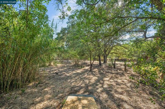3386 Cowell Rd, Concord, CA 94518