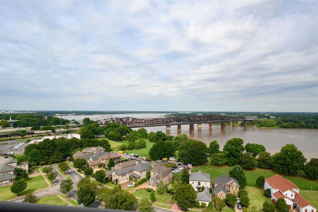 717 S Riverside Dr Apt 1505, Memphis, TN 38103