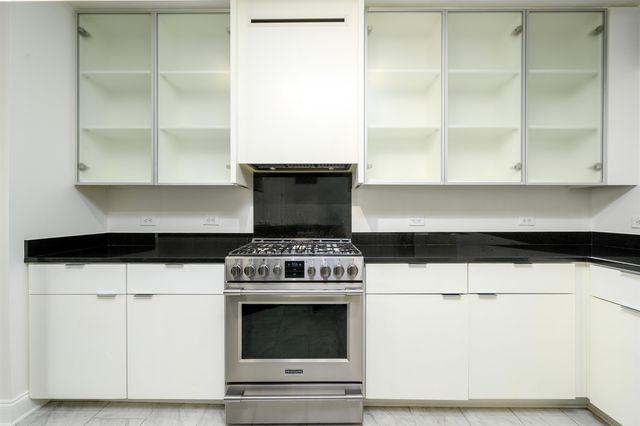 717 S Riverside Dr Apt 1505, Memphis, TN 38103
