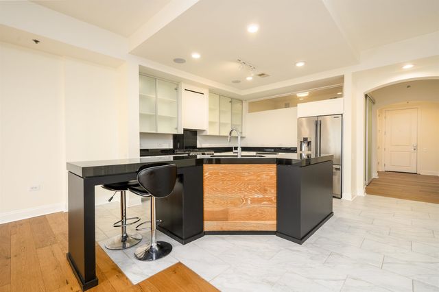 717 S Riverside Dr Apt 1505, Memphis, TN 38103