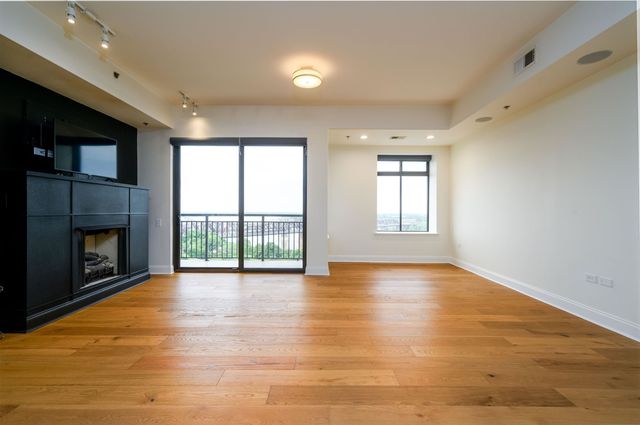 717 S Riverside Dr Apt 1505, Memphis, TN 38103