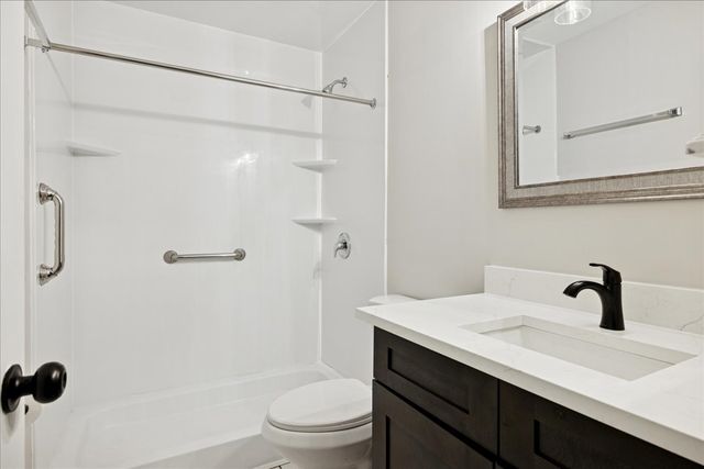 20 S Parliament Way, Mundelein, IL 60060