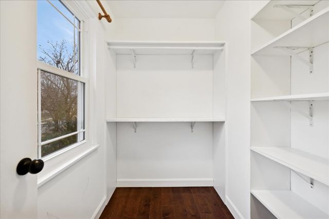 20 S Parliament Way, Mundelein, IL 60060