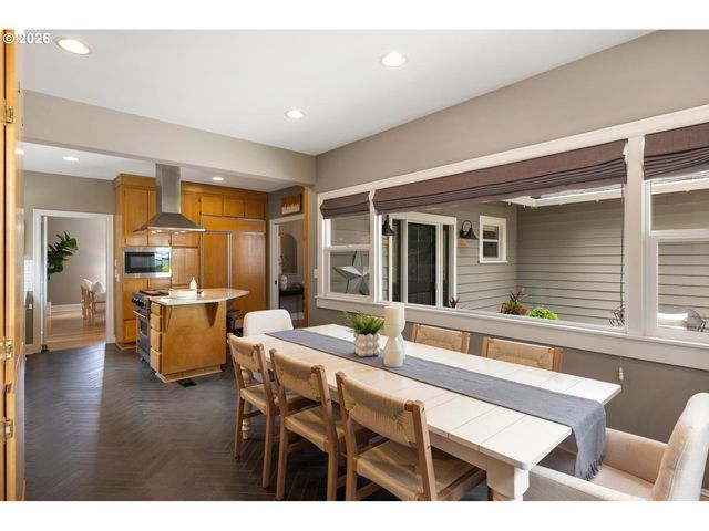 15939 TWIN FIR Rd, Lake Oswego, OR 97035