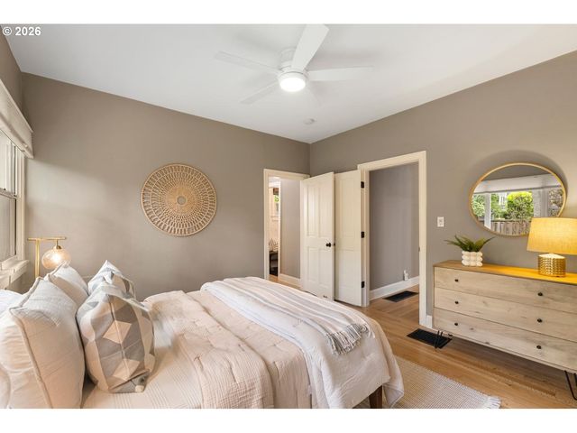 15939 TWIN FIR Rd, Lake Oswego, OR 97035