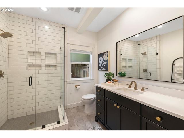 15939 TWIN FIR Rd, Lake Oswego, OR 97035