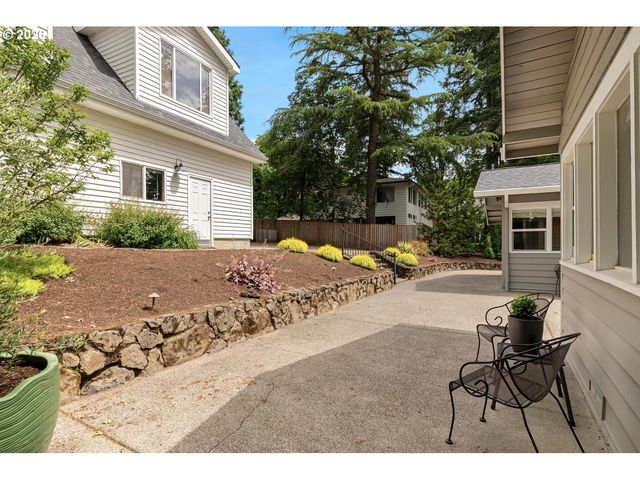 15939 TWIN FIR Rd, Lake Oswego, OR 97035