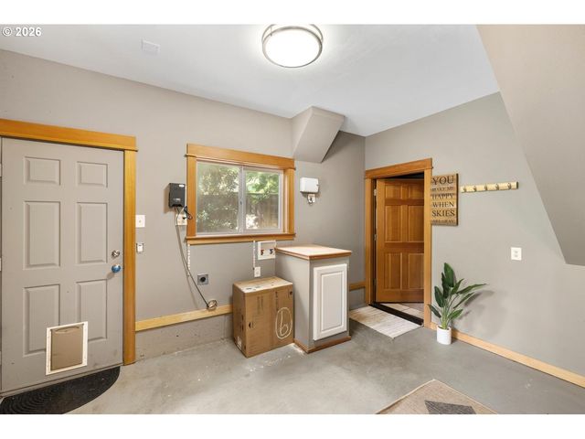 15939 TWIN FIR Rd, Lake Oswego, OR 97035