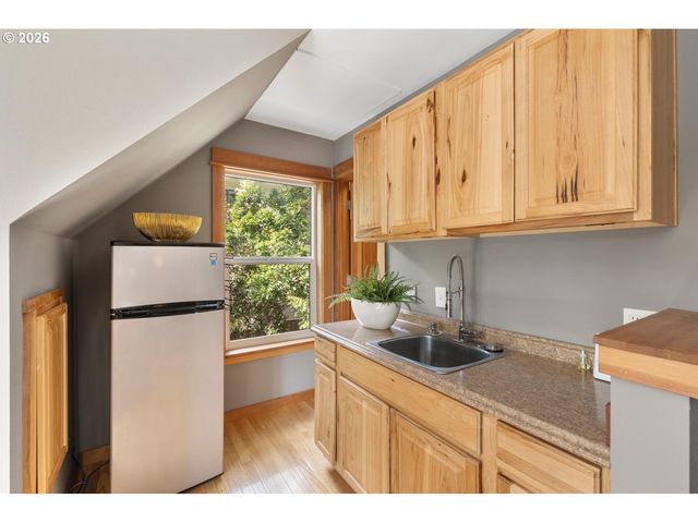 15939 TWIN FIR Rd, Lake Oswego, OR 97035