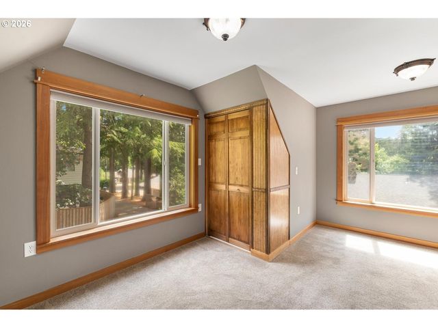 15939 TWIN FIR Rd, Lake Oswego, OR 97035
