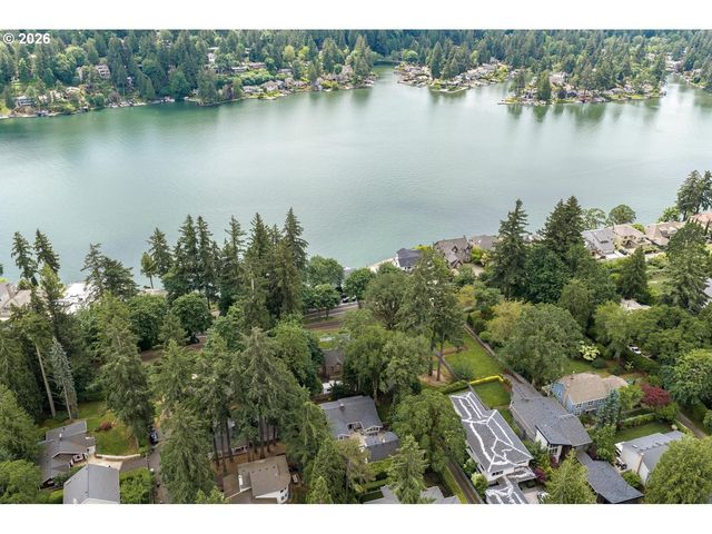 15939 TWIN FIR Rd, Lake Oswego, OR 97035