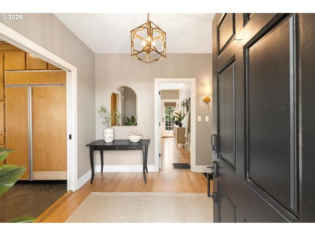 15939 TWIN FIR Rd, Lake Oswego, OR 97035