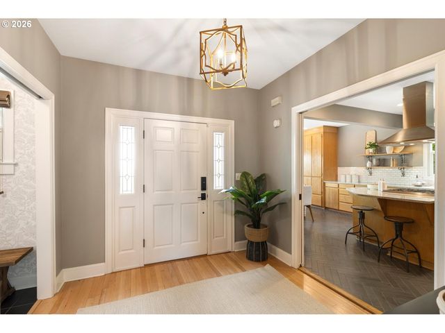 15939 TWIN FIR Rd, Lake Oswego, OR 97035