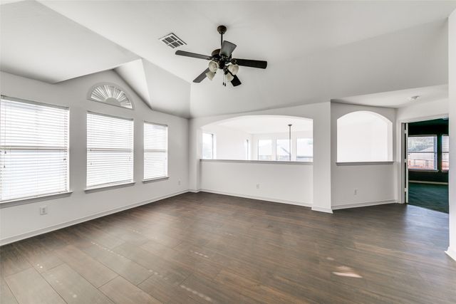 4328 Oak Bluff Lane, Sachse, TX 75048