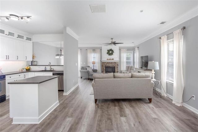 414 Lantern Lane, Woodstock, GA 30188