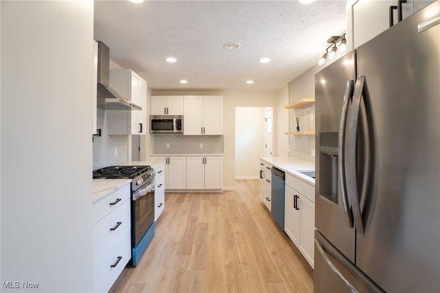 3929 Lor Ron Street, Kent, OH 44240