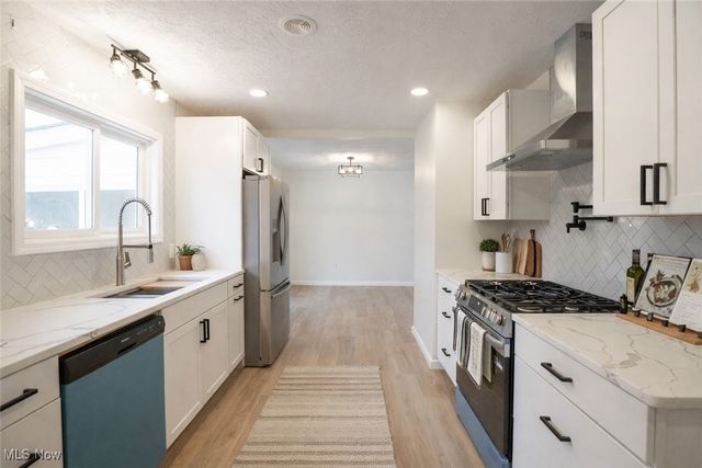 3929 Lor Ron Street, Kent, OH 44240