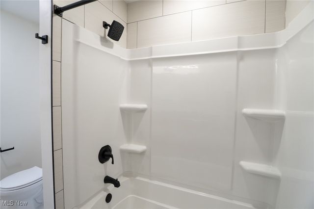 3929 Lor Ron Street, Kent, OH 44240