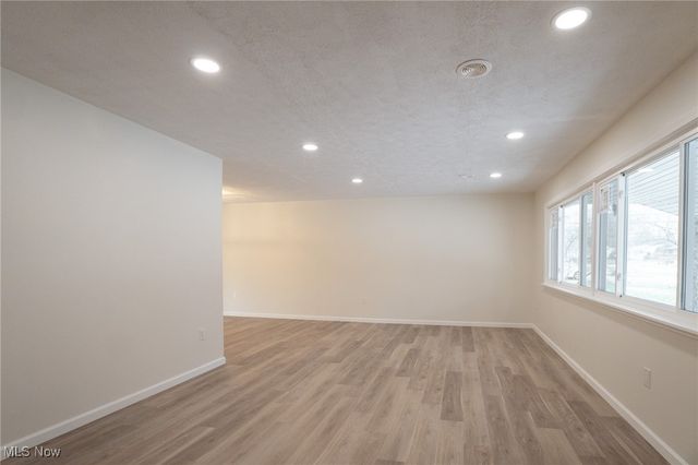 3929 Lor Ron Street, Kent, OH 44240