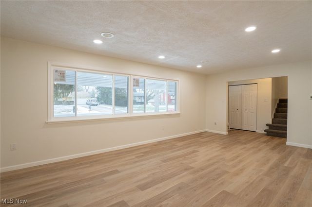 3929 Lor Ron Street, Kent, OH 44240