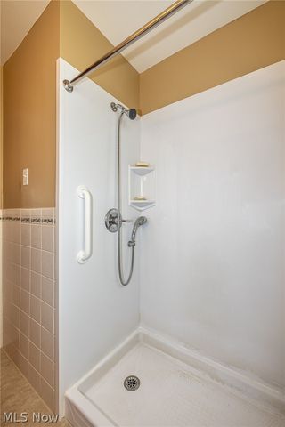 9913 Manorford Drive, Parma Heights, OH 44130