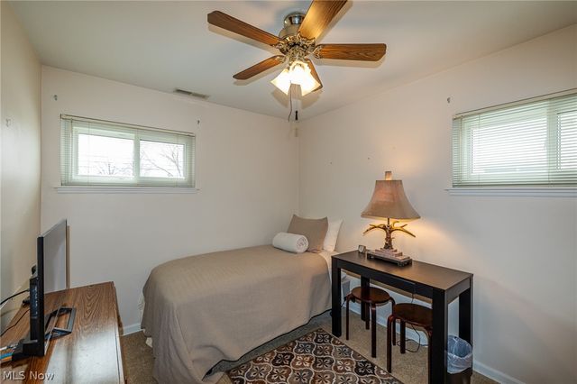 9913 Manorford Drive, Parma Heights, OH 44130