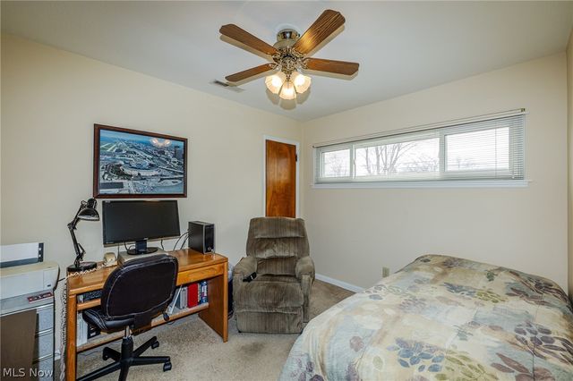 9913 Manorford Drive, Parma Heights, OH 44130