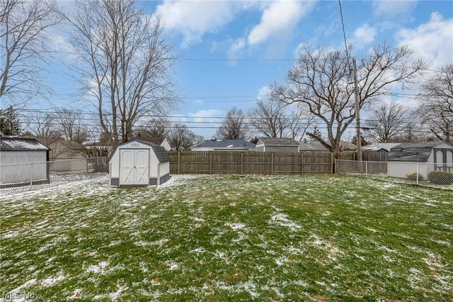 9913 Manorford Drive, Parma Heights, OH 44130