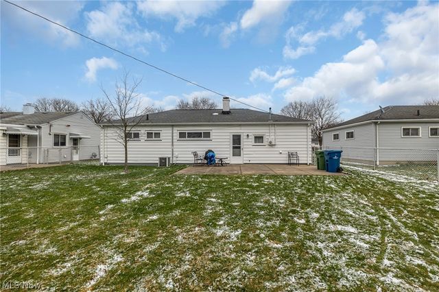 9913 Manorford Drive, Parma Heights, OH 44130