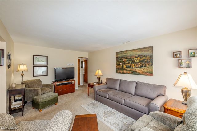 9913 Manorford Drive, Parma Heights, OH 44130