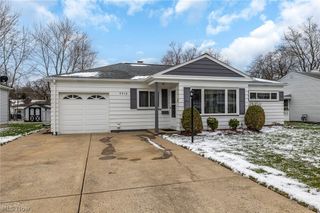 9913 Manorford Drive, Parma Heights, OH 44130