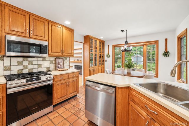 18 Tamarac Avenue, New City, NY 10956