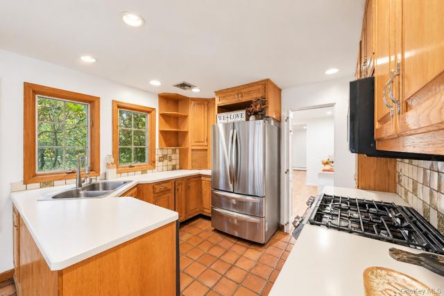 18 Tamarac Avenue, New City, NY 10956