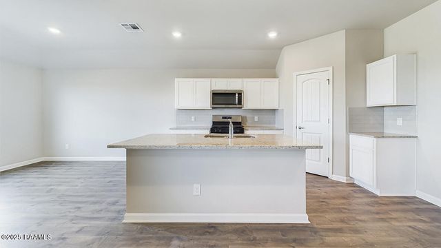 152 Cottage Cove Drive, Maurice, LA 70555