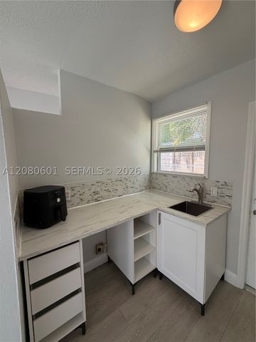2803 NE 6th Ln 2803, Wilton Manors, FL 33334