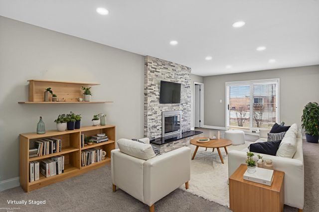 32645 Northampton Drive, Warren, MI 48093