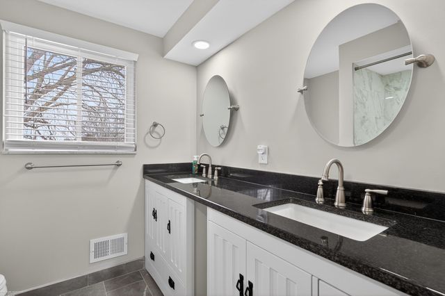 32645 Northampton Drive, Warren, MI 48093