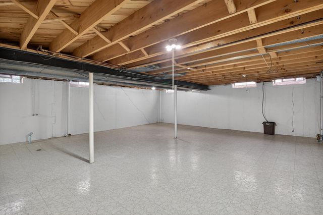 32645 Northampton Drive, Warren, MI 48093