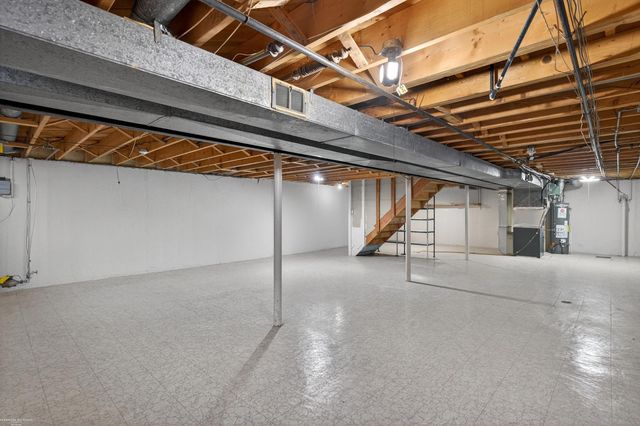 32645 Northampton Drive, Warren, MI 48093